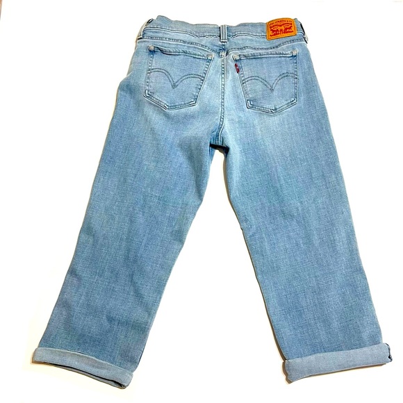 Levi Classic Capri Light Wash Stretch Denim, 27 - Picture 3 of 12